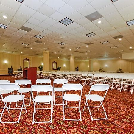 Quality Inn And Suites Conference Center Richmond Zewnętrze zdjęcie