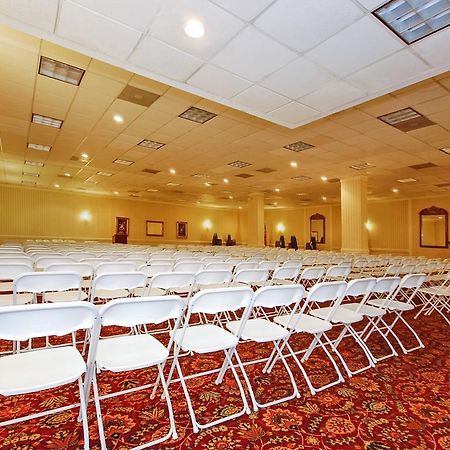 Quality Inn And Suites Conference Center Richmond Udogodnienia zdjęcie
