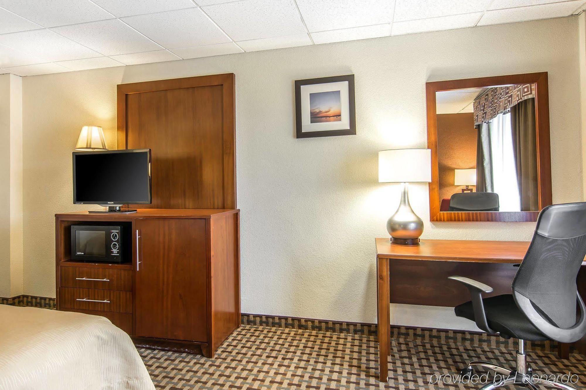 Quality Inn And Suites Conference Center Richmond Zewnętrze zdjęcie